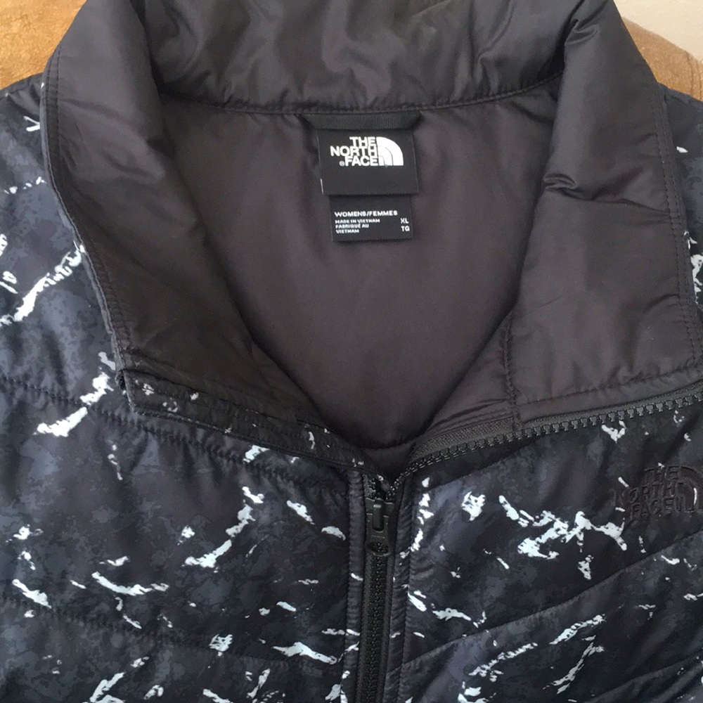 North Face lightweight puffer jacket